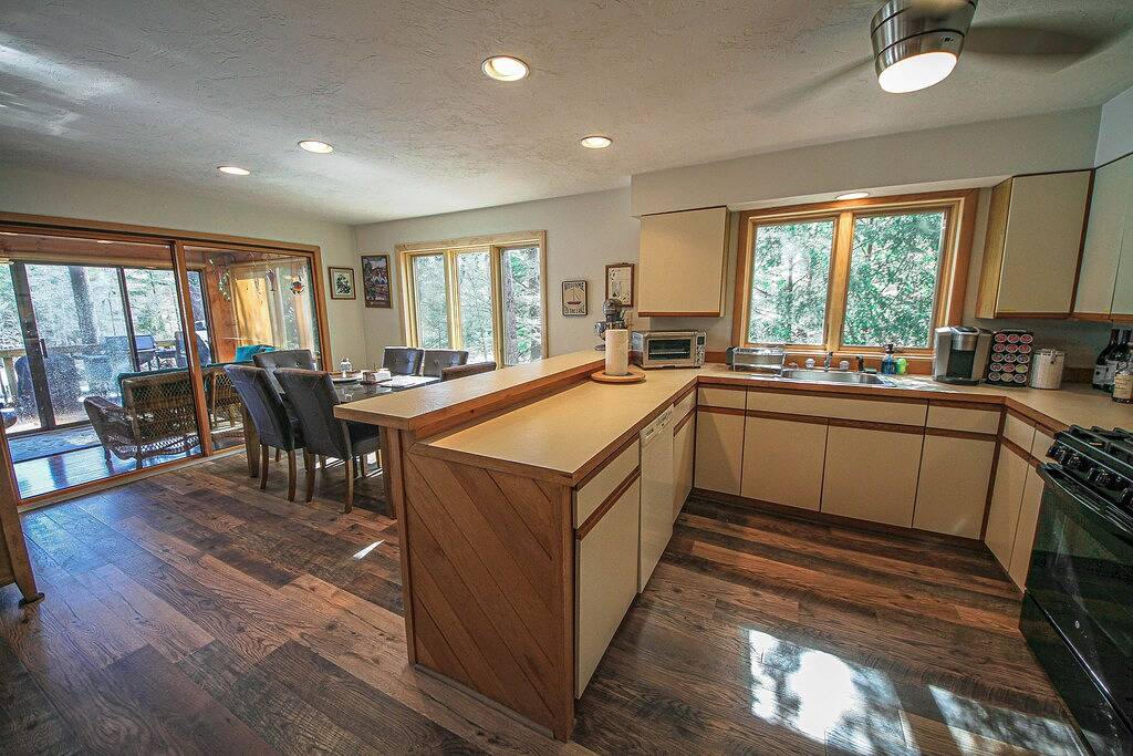 Private home with beach in a secluded cove all to yourself. in Moultonborough, Lake Winnipesaukee