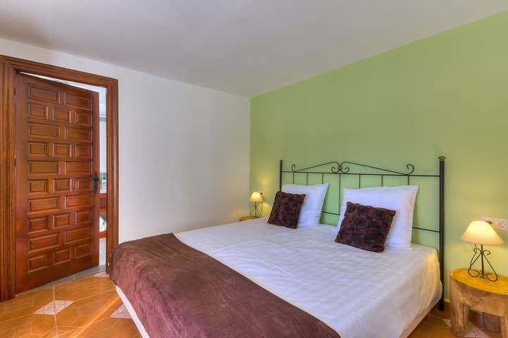 Gîte pour 2 personnes, avec piscine ainsi que terrasse et jardin à Albox - 2