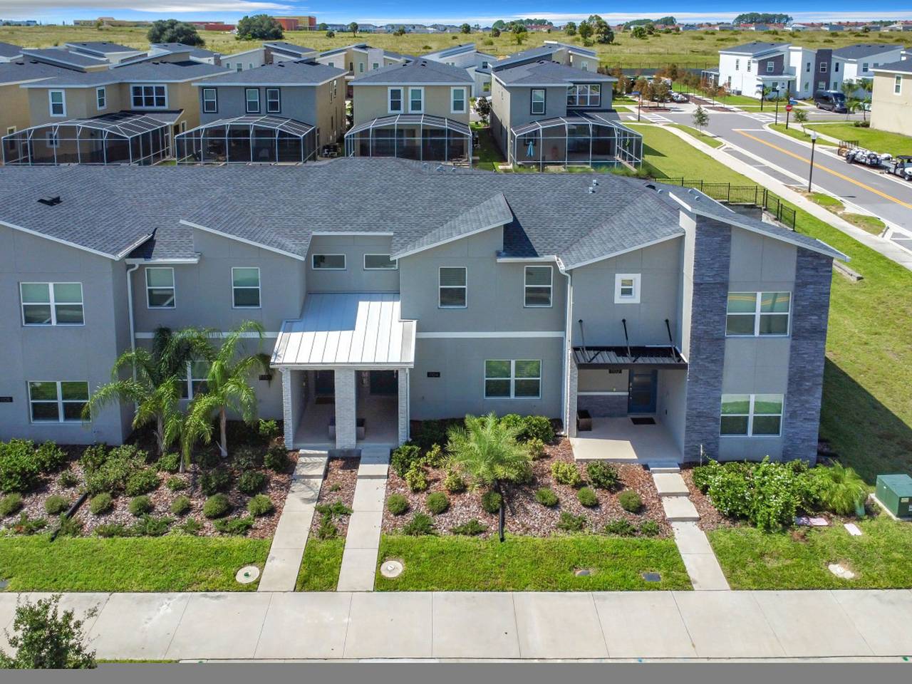 Modern 4-Bedroom Townhouse in Champions Gate – Access to Oasis Club Resort! in ChampionsGate, Four Corners