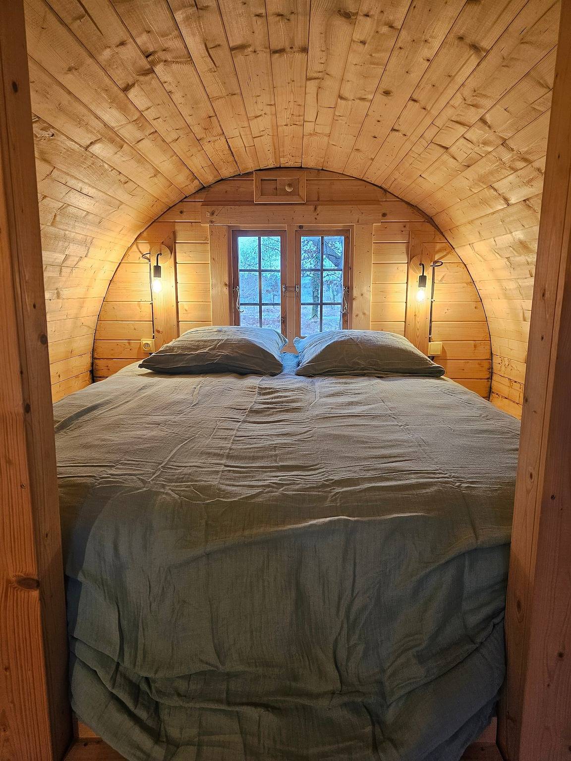 Casa de huéspedes «La Roulotte des Chouchous» con aire acondicionado in Hourtin, Lesparre-Médoc region