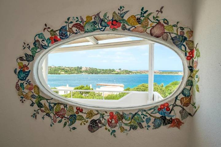 Villa pour 8 personnes, avec jardin et vue ainsi que piscine et balcon à Porto Cervo - 4