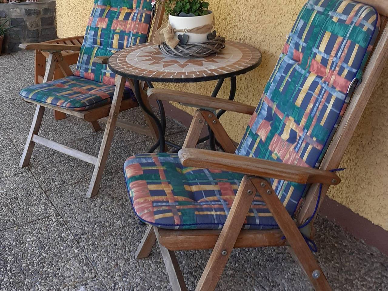 Ganze Ferienwohnung, Ferienwohnung Schmidt - Ferienwohnung mit schönem Garten in Neumagen-Dhron, Bernkastel-Kues & Umgebung