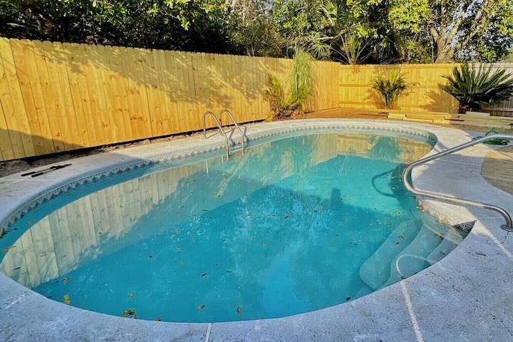 Cabin for 10 people, with terrace and hot tub as well as yard the Florida Panhandle