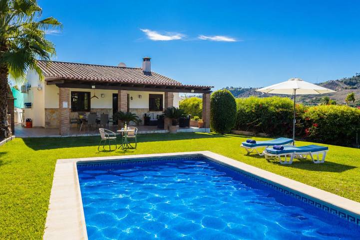 Villa für 4 Personen, mit Terrasse und Meerblick sowie Garten - 1