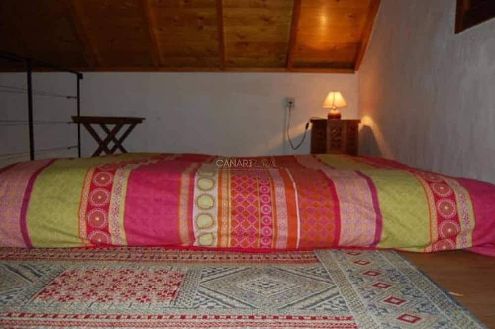 Encantadora Casa Rural El Roble con Piscina Privada en el Corazón de in Fontanales, Moya