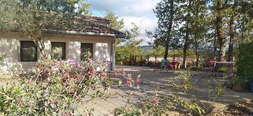 Gîte pour 8 personnes, avec vue ainsi que piscine et terrasse dans Val-du-Faby
