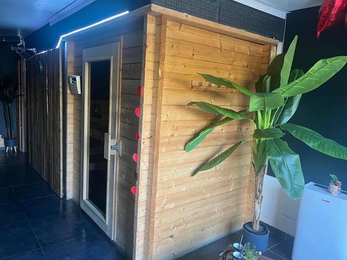 Location de vacances pour 2 personnes, avec sauna ainsi que jacuzzi et terrasse à Nœux-les-Mines - 2