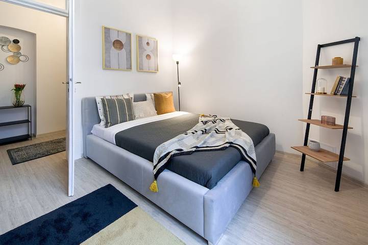 Appartamento intero, Wawelove Piłsudskiego I - spacious 3 bedroom apt. with balcony and free parking! in Cracovia, Piccola Polonia