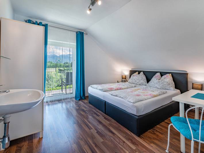 Ferienwohnung für 6 Personen, mit Balkon und Garten am Wörthersee