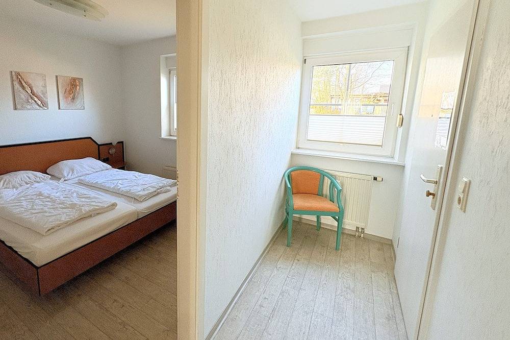 Ganze Wohnung, Ferienwohnung 50 – Familienfreundlich, Haustiere erlaubt, mit Terrasse und Wlan in Buschvitz, Bergen auf Rügen und Umgebung