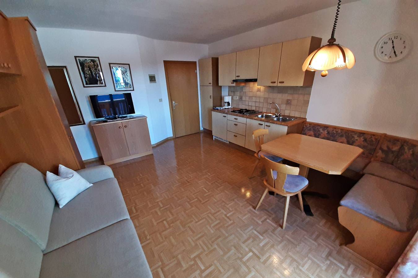 Geheel appartement, Appartement 'Weitblick' met bergzicht, gemeenschappelijk zwembad en wifi in Seis am Schlern, Kastelruth