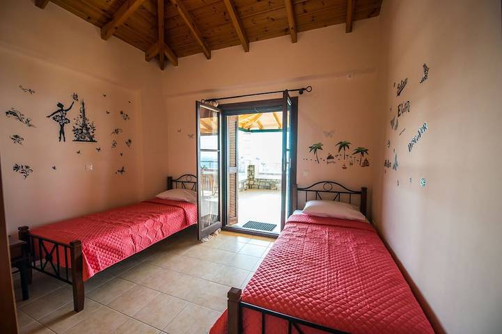 Location de vacances pour 6 personnes, avec jardin et balcon dans Stoupa - 2