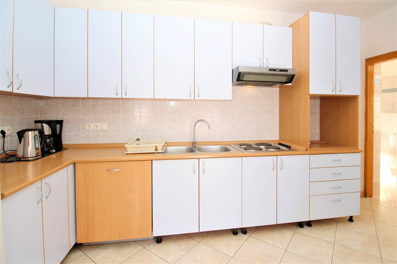 Ganze Wohnung, Apartment Lucijana Nr.4 - mit Balkon, 150m vom Strand entfernt in Baska, Krk