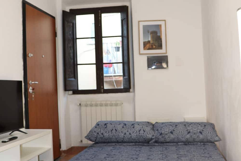 Entire apartment, Aura Apartment, Elegance at the Foot of the Castle in Bracciano, Lake Bracciano