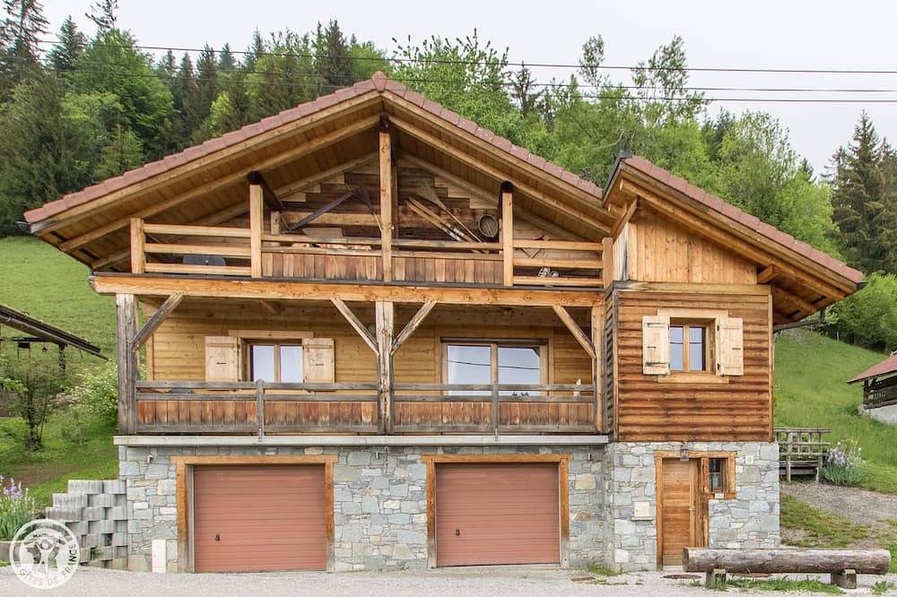 Chalet - Manigod. Big and luxury house next to La Clusaz in Manigod, Annecy region