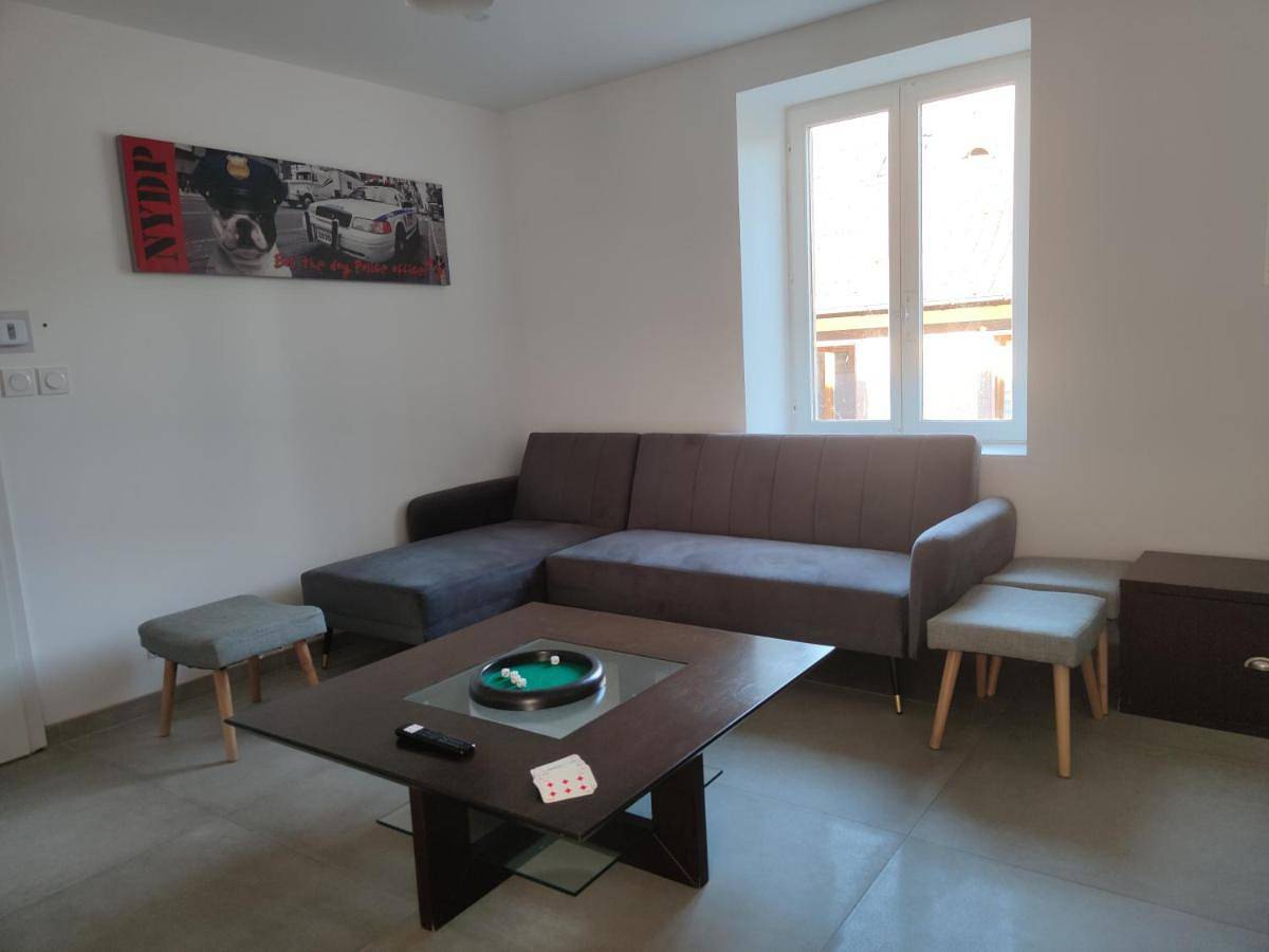 Appartement entier, Spacieux et serein avec patio, barbecue et Wifi in Guebwiller, Parc naturel régional des Ballons des Vosges