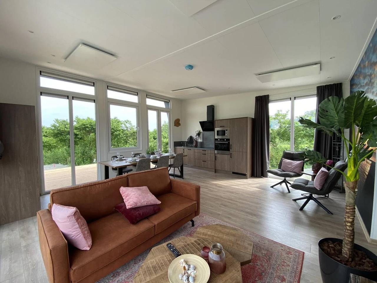 Europarcs Hindeloopen — Just Nature Miva 6 in Hindeloopen, IJsselmeer