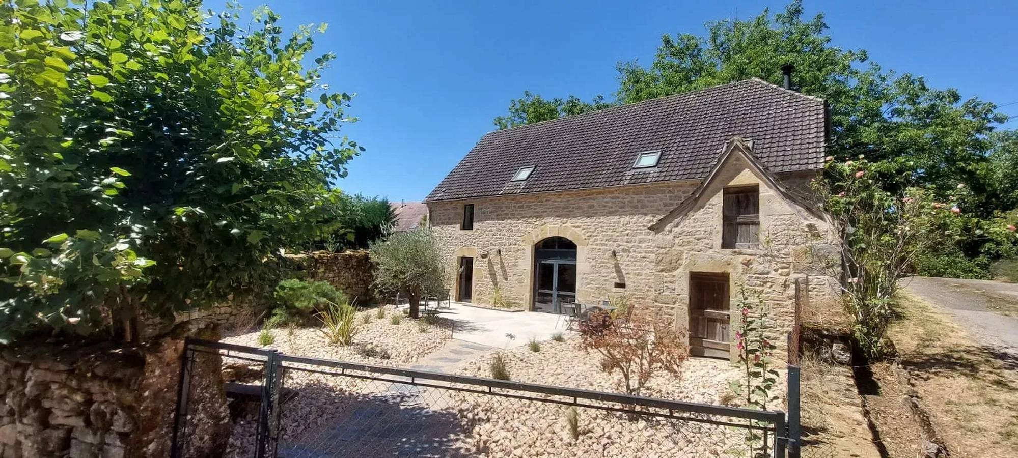 Komfortables Haus in Thégra mit großem Garten, ideal für Familien. in Thégra, Regionaler Naturpark Causses du Quercy