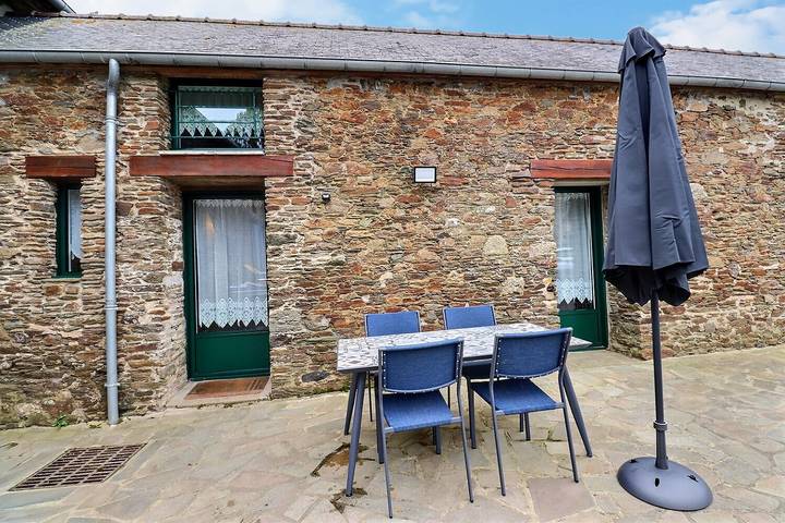 Gîte pour 3 personnes, avec terrasse et vue - 1