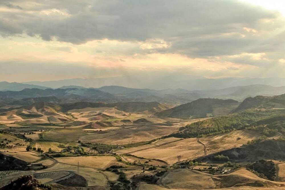 Ganze Wohnung, Angenehme Wohnung für 4 Gäste mit W-Lan, Balkon, Haustiere erlaubt und Panoramablick in Strongoli, Golf von Tarent