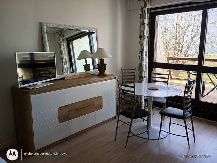 Studio entier, Logement trés agréable avec vue sur lac in Aix-les-Bains, Région de Chambéry