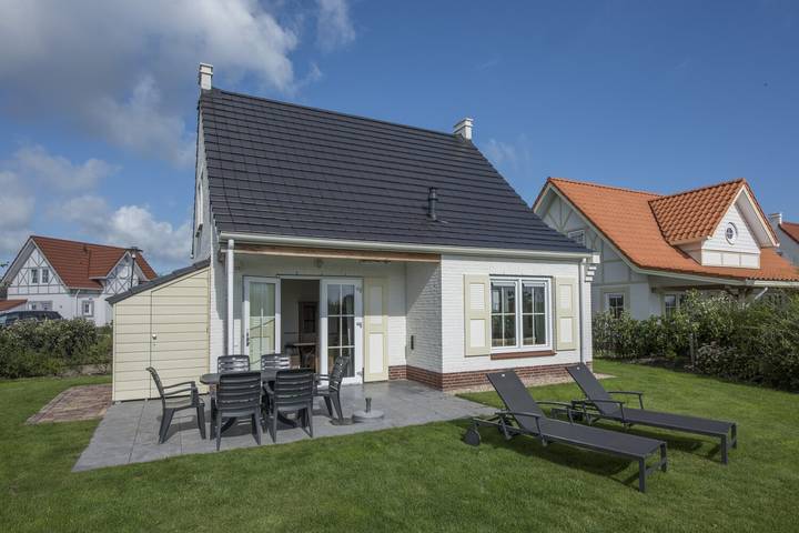 Ferienhaus für 6 Personen, mit Balkon/Terrasse und Terrasse sowie Garten und Sauna in Cadzand-Bad