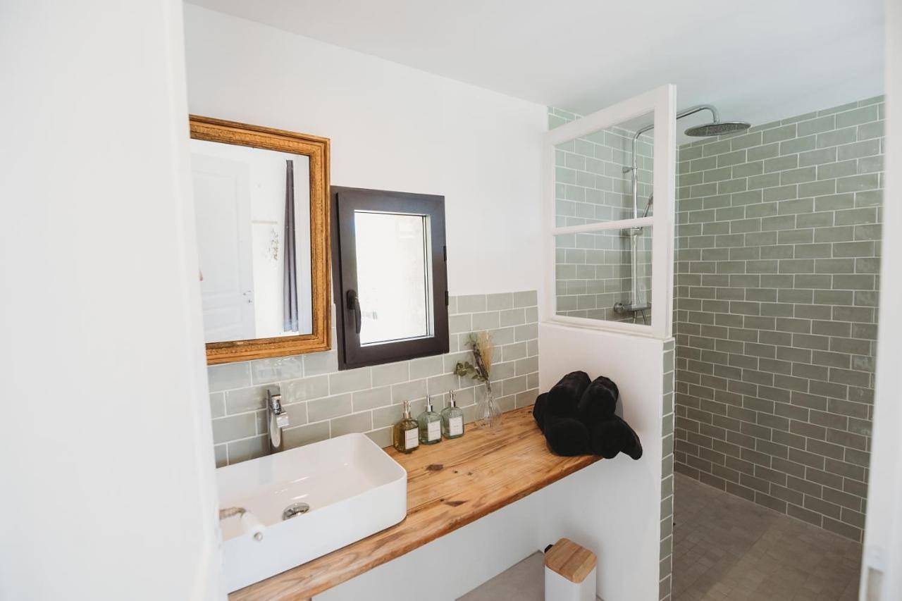 Double Room with Garden View in Châteaurenard, Région d'Arles