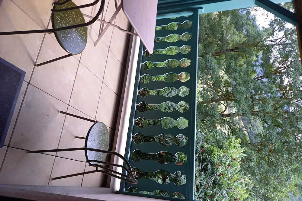 Entire apartment, Homerez - Bright Apartment in Arreau in Arreau, French Pyrenees