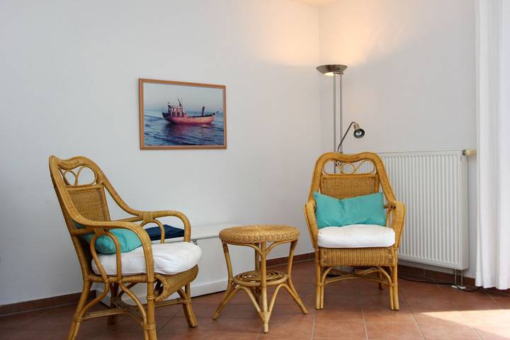 Ferienhaus für 6 Personen, mit Garten und Sauna sowie Terrasse in Prerow - 4