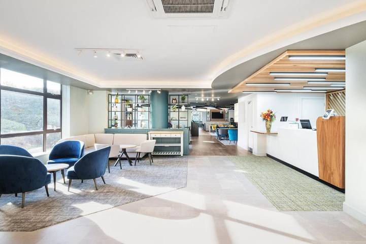 Hôtel pour 3 personnes, avec jardin ainsi que piscine et sauna dans Chatham (United Kingdom)