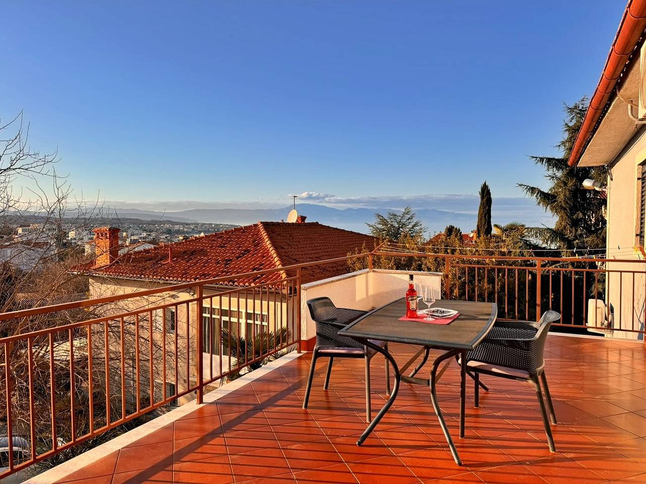 Ganze Wohnung, Apartment Katarina 2 - ruhige Lage, Haustiere willkommen, Meerblick in Zidarici, Krk