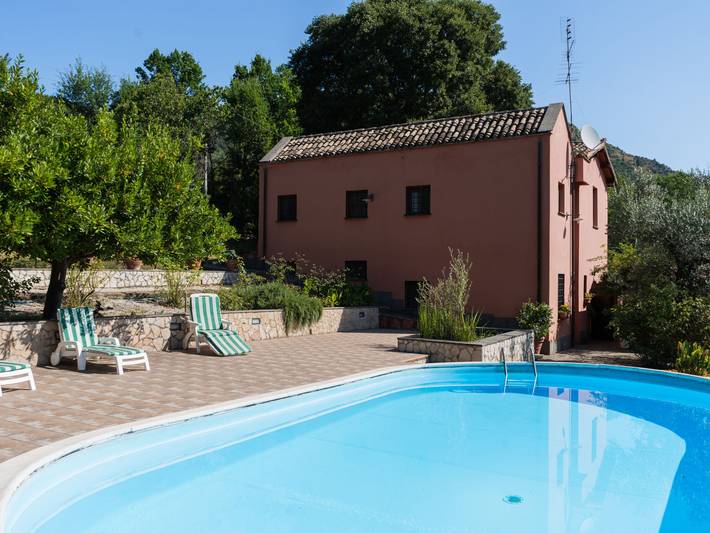 Casa vacanza per 8 persone, con giardino e balcone nonché panorama - 1