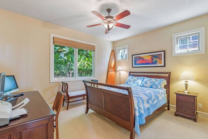 Vacation home for 10 people, with hot tub and yard on Maui