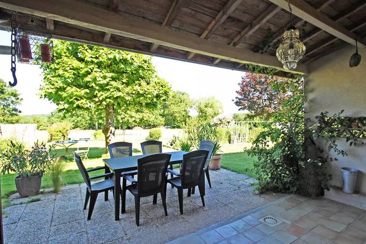 Gîte pour 9 personnes, avec jardin dans Saint-Gence - 3