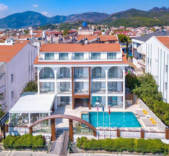 Aparthotel para 4 personas, con jardín y piscina para niños además de vistas y piscina - 1
