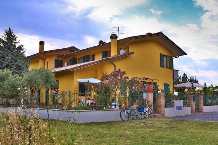 Appartamento per 5 persone, con giardino e vista lago nonché panorama in Castiglione del Lago