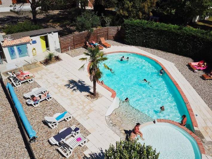 Bungalow voor 4 personen, with Balkon and Terras as well as Kinderzwembad and Sauna in Lot-et-Garonne