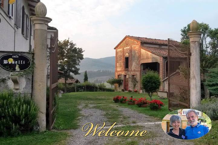 Antigua casa unifamiliar en una corte campesina, en las colinas de Parma in Neviano degli Arduini, Provincia de Parma