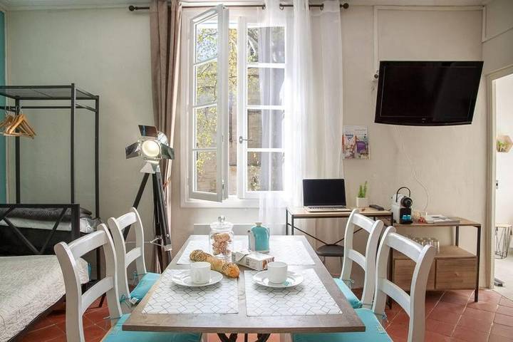 Gîte pour 3 personnes, avec vue dans Palais des Papes