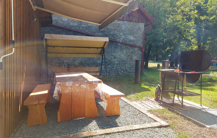 Ferienwohnung für 6 Personen, mit Terrasse und Garten