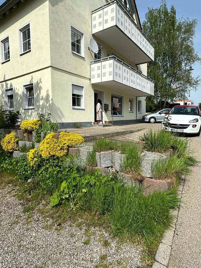 Ferienwohnung für 5 Personen, mit Garten und Seeblick sowie Ausblick und Pool - 1