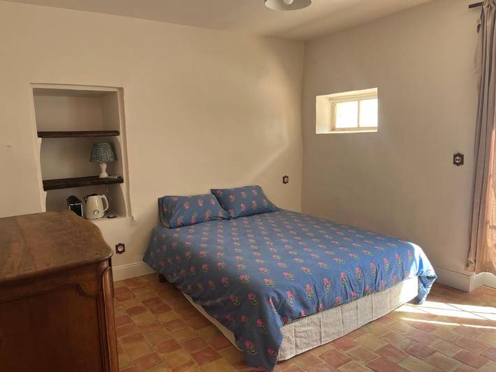 Location de vacances pour 2 personnes, avec terrasse ainsi que jardin et vue à Saint-Hippolyte-le-Graveyron - 4