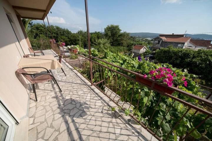 Maison d’hôte pour 4 personnes, avec jardin et vue, adapté aux familles dans Tivat - 4