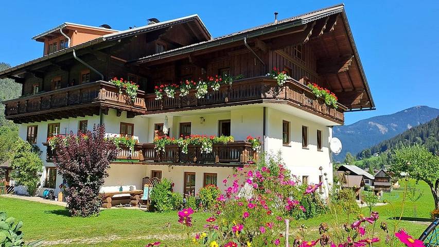 Ferienwohnung für 4 Personen, mit Balkon und Balkon/Terrasse in Gosau