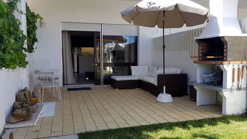 Estudio entero, Magnific Studio with a cozy garden, 5 minutes to t in Albufeira e Olhos de Água, Distrito de Faro