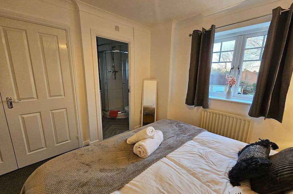 Sigerson House Long Stay Discounts Free Parking in Haydon Wick, Sudoeste de Inglaterra