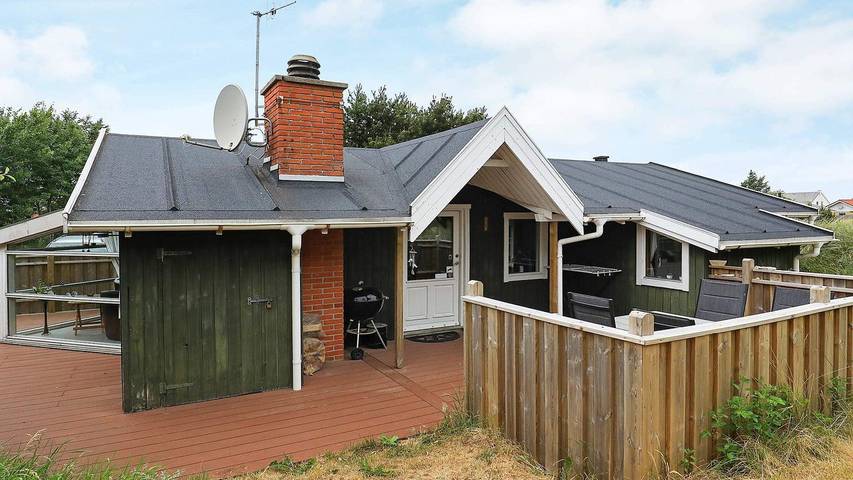 Ferienhaus für 4 Personen, mit Sauna und Terrasse in Vorupør