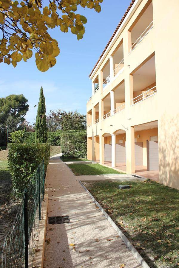 The Originals City, Hôtel Côté Sud, Marseille Est in Allauch, Côte méditerranéenne (France)