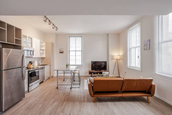 Vacation rental for 5 people, with yard and balcony, kid friendly in Ohio