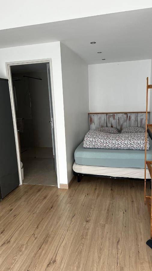 Appartement entier, Jolie suite baignée de lumière in Châteauneuf-Val-Saint-Donat, Région de Forcalquier